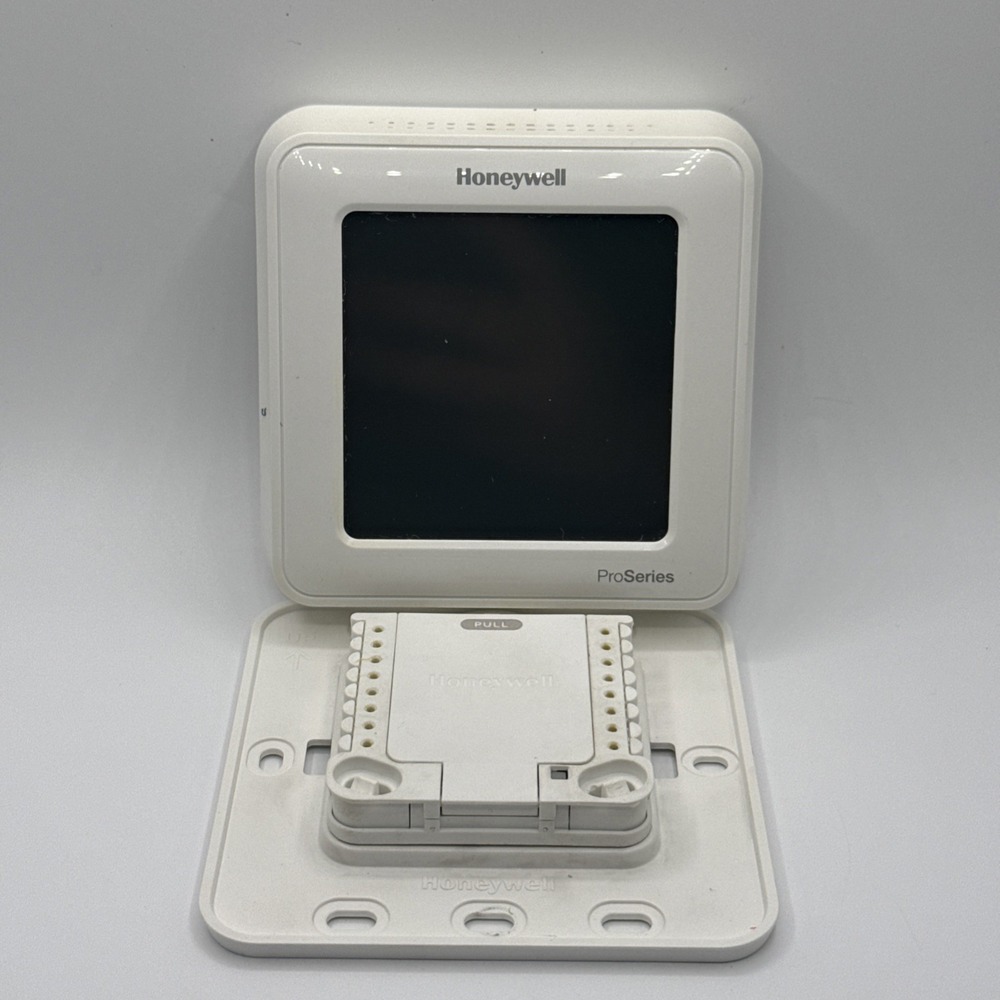 Honeywell Lyric T6 Pro WiFi Thermostat TH6220WF2006 w/UWP Plate Untested